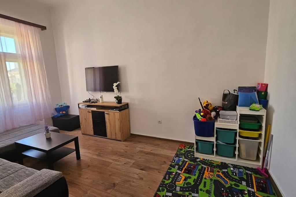 Leo Apartment *