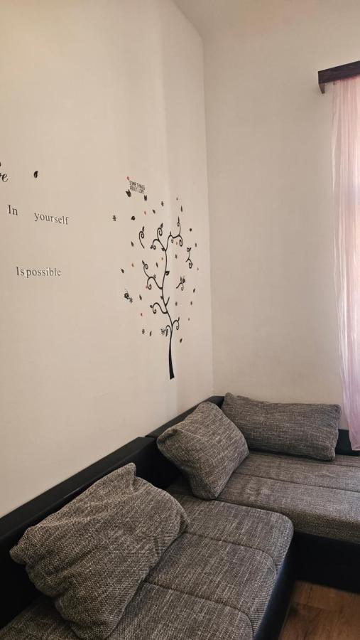Leo Apartment *