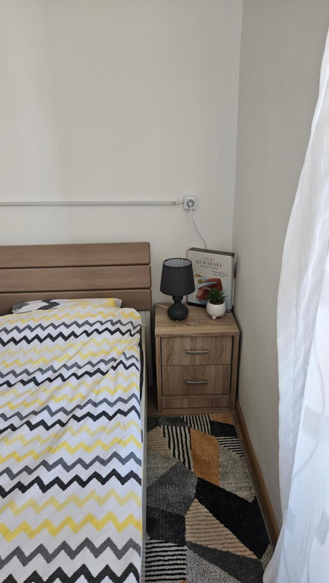 Leo Apartment
